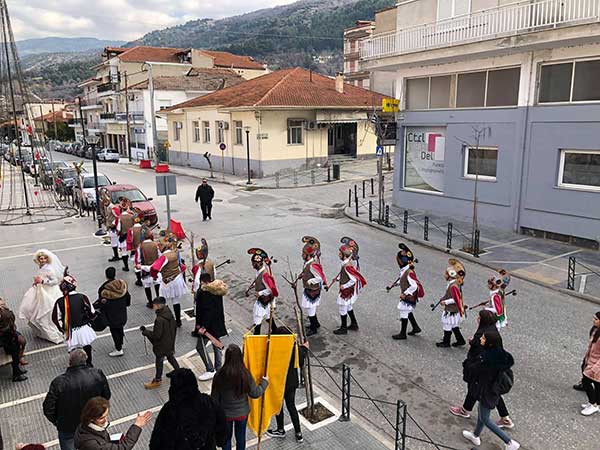 Οι Μωμόγεροι στο πολιτιστικό Κέντρο Σερβίων