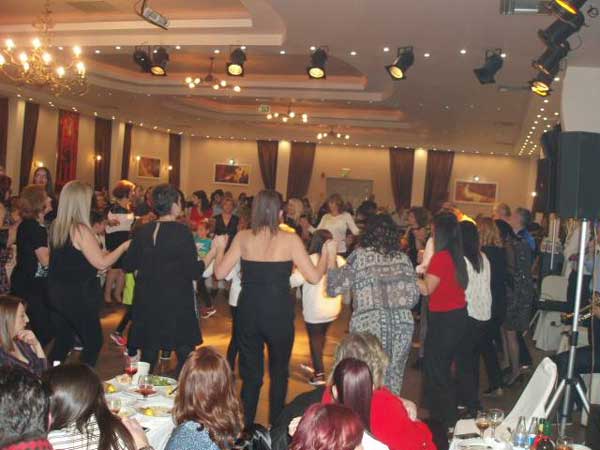 Με πολύ κέφι και χορό πραγματοποιήθηκε το Σάββατο ο ετήσιος χορός του Πολιτιστικού Συλλόγου Πλατάνια
