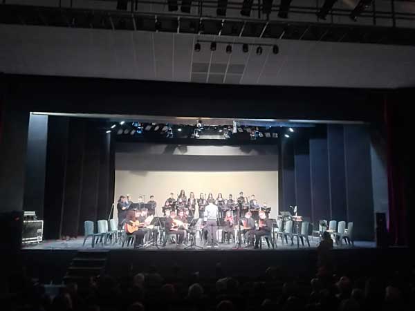 Για το συνάνθρωπο τραγούδησε το Μουσικό Γυμνάσιο-Λύκειο Πτολεμαΐδας στη συναυλία της ΑΜΚΕ Σιαμπανόπουλος “ο Κοζανίτης”