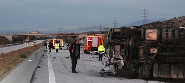 Τραγωδία στην Εγνατία -Τρεις άνθρωποι απανθρακώθηκαν σε τροχαίο δυστύχημα
