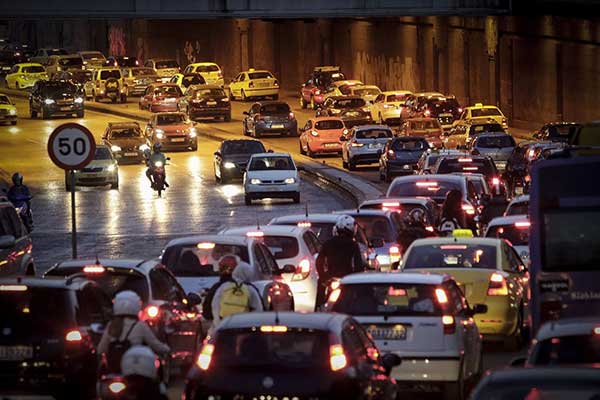 Τα πάνω – κάτω στα διπλώματα οδήγησης – Στο τιμόνι οι 17αρηδες αλλά με προϋποθέσεις