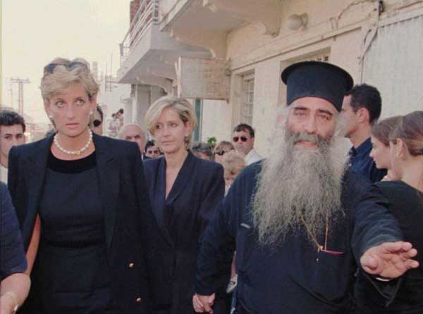 Η συγκλονιστική ιστορία της Νταϊάνα στην Εύβοια και  η γνωριμία της με τον μακαριστό μητροπολίτη Σιατίστης Παύλο