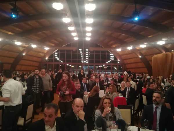 Κατάμεστη από κόσμο η αίθουσα “Event Plaza” για την εκδήλωση εορτασμού των 100 χρόνων του Επιμελητηρίου Κοζάνης 