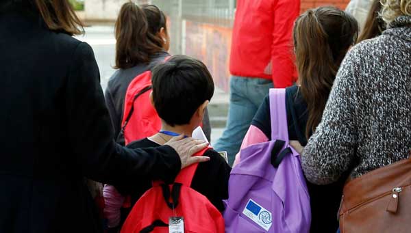 Η υποτιθέμενη εποπτεία των προσφυγόπουλων της Αιανής