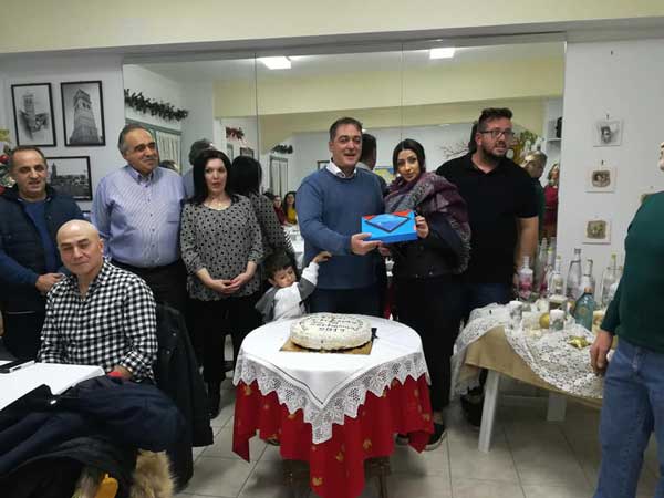 Ο φανός Αγίου Δημητρίου έκοψε την πίτα του στο στέκι του συλλόγου