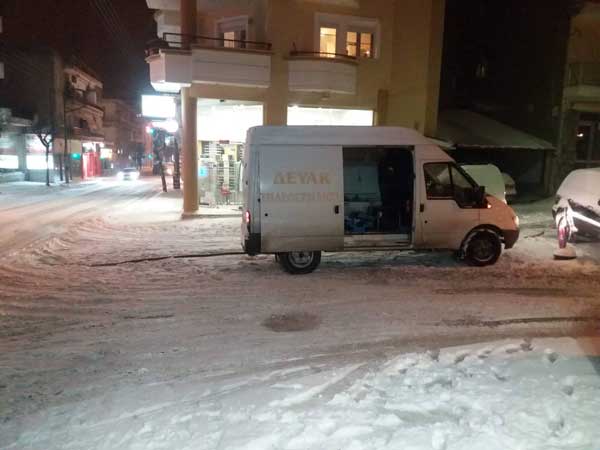 Βλάβη της τηλεθέρμανσης επί της οδού Καταφυγίου – Πέντε οδοί χωρίς θέρμανση