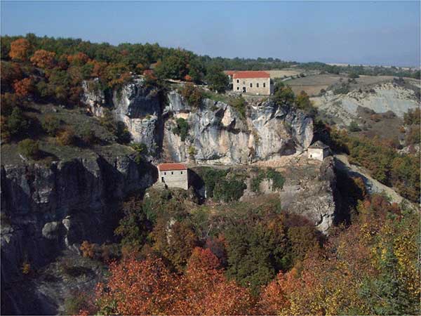 Μελέτη για την αποκατάσταση της Ιεράς Μονής Τσούκας της Π.Ε. Καστοριάς