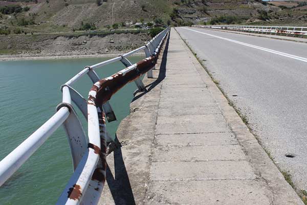 Προκηρύχθηκε το έργο συντήρησης της Γέφυρας Ρυμνίου