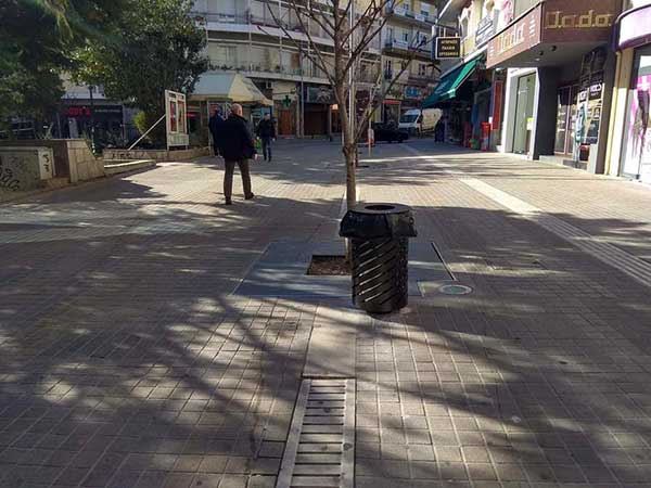 Νέοι κάδοι απορριμμάτων στην πλατεία και τον πεζόδρομο της Κοζάνης