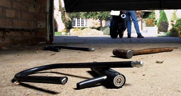 Συνελήφθησαν  τρεις 18χρονοι για κλοπή δίκυκλου μοτοποδηλάτου από την οικία 57χρονου στην Πτολεμαΐδα