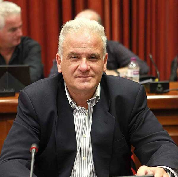 Ο Παναγιώτης Κώττας ευχαριστεί τον περιφερειάρχη και κάνει σύντομο απολογισμό της θητείας του