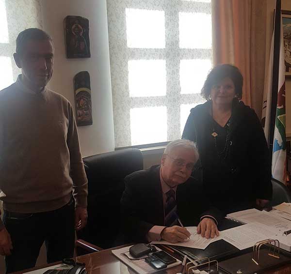 Υπογράφηκε η σύμβαση μεταξύ του Ιδρύματος Κουκουλίδου και του Δημάρχου Βοΐου κ Δ. Λαμπρόπουλου