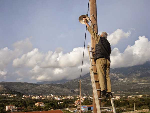 Κυκλοφοριακές ρυθμίσεις λόγω εργασιών αντικατάστασης λαμπτήρων φωτισμού στην Κοζάνη