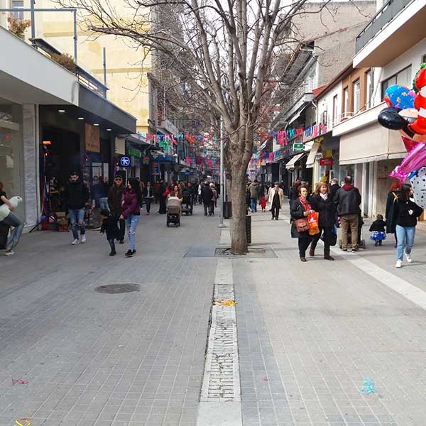 Εορταστική ατμόσφαιρα στην Κοζάνη-Ξεκίνησε η αποκριά