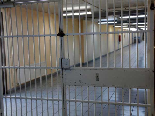 Επτά μήνες φυλακή με αναστολή για το νεαρό που επιτέθηκε την Κυριακή σε οδηγό του ΚΤΕΛ Κοζάνης