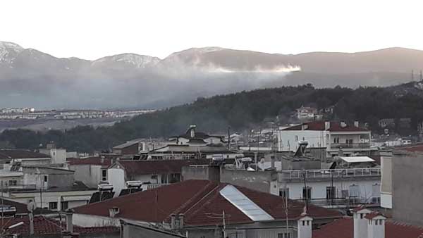Φωτιά σε εξέλιξη πίσω από τη Μεταμόρφωση προς το Νέο Κλείτος