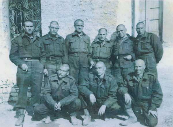 Σημειώσεις ενός Κοζανίτη – Ιωάννης Κορκάς: Κοζανιτόπουλα στο κέντρο εκπαιδεύσεως οπλιτών στο Βόλο το 1950