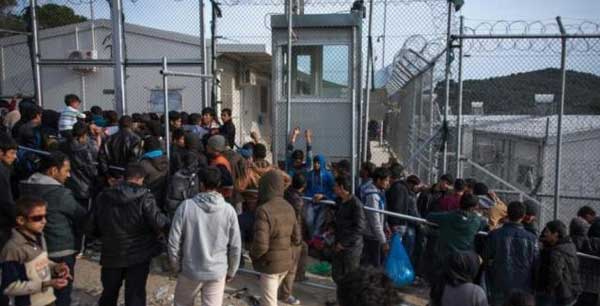 Σε Σκαραμαγκά και Γρεβενά 330 πρόσφυγες από τη Μόρια
