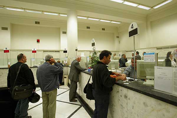 Τράπεζες: Αλλάζει το ωράριο συναλλαγών -Οι νέες ώρες για το κοινό