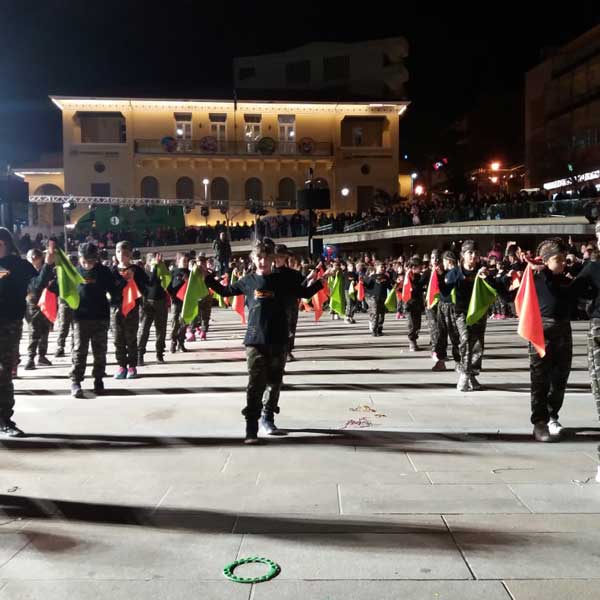 Οι ειδικές δυνάμεις από το γυμναστήριο Σάντρα γέμισαν την πλατεία της Κοζάνης