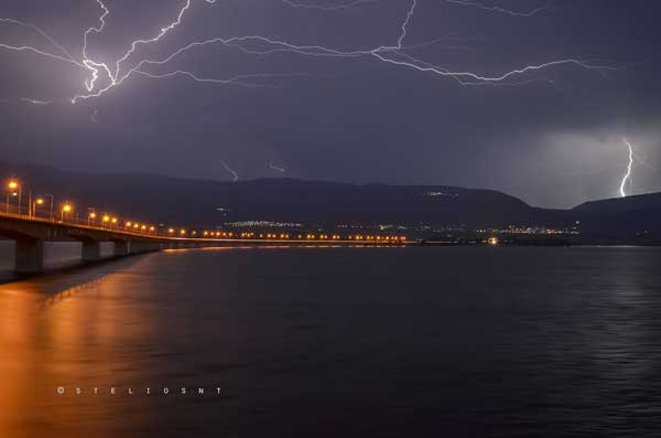 H εντυπωσιακή φωτογραφία με την “Καταιγίδα στη λίμνη Πολύφυτου” του Στέλιου Ντεμογιάννη στον 2ο διαγωνισμό φωτογραφίας  του MeteoGR
