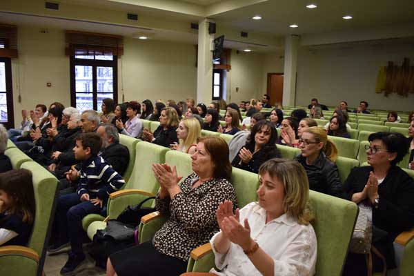 Για την πρόληψη του καρκίνου τραχήλου της μήτρας ενημερώθηκε την Παρασκευή το κοινό της Κοζάνης – Ενδιαφέρουσα εκδήλωση του Μαμάτσειου Νοσοκομείου και της φαρμακευτικής εταιρείας “Ενόρασις” στο Κοβεντάρειο