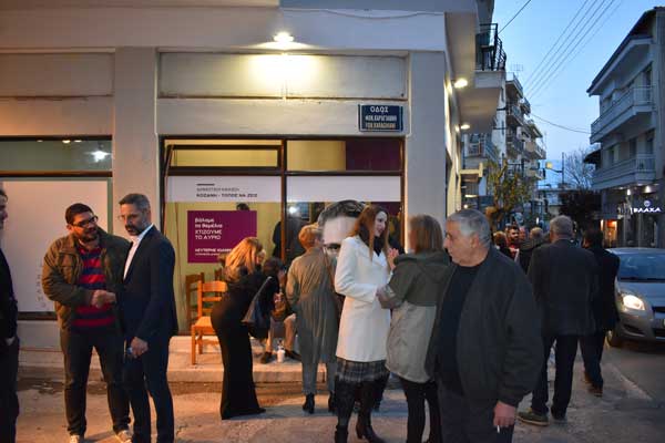 Πραγματοποιήθηκαν τα εγκαίνια του εκλογικού κέντρου της παράταξης “Κοζάνη Τόπος να Ζεις” – Λευτέρης Ιωαννίδης: “Μπορεί να άσπρισαν τα μαλλιά μας, αλλά οι αρχές, οι αξίες μας και ο τρόπος που σκεφτόμαστε παραμένουν τα ίδια”