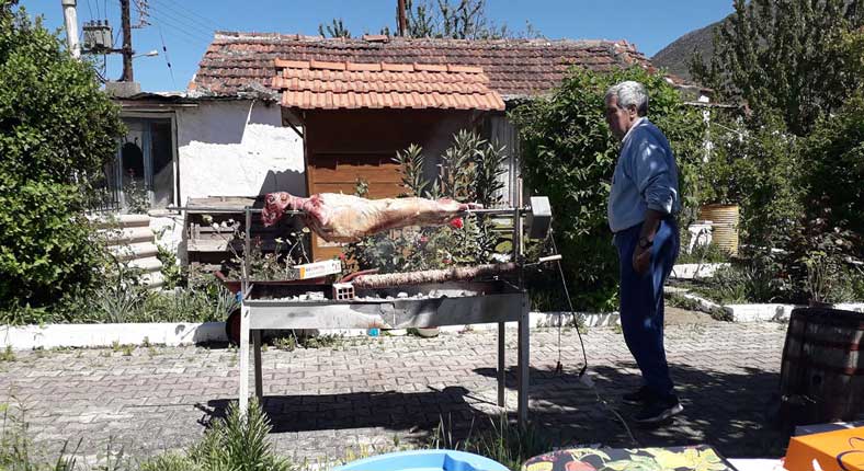 Η φωτογραφία της ημέρας: Το σούβλισμα του οβελία