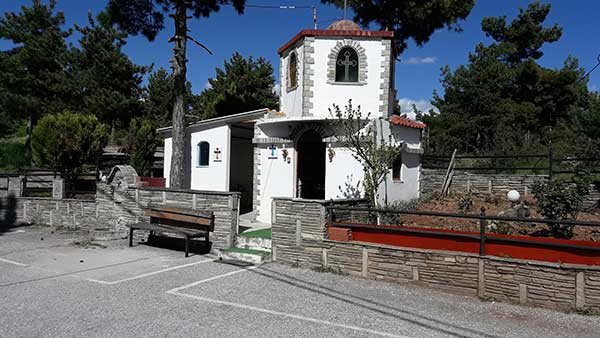 Γιορτάζει το εκκλησάκι του Αγίου Ραφαήλ απέναντι απο το Ζήνο