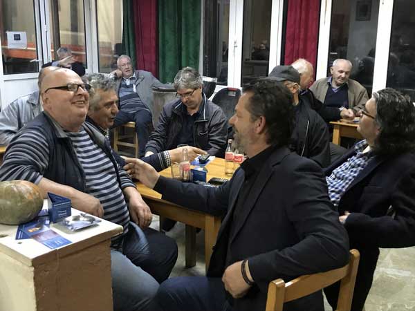 Συνάντηση του υποψήφιου δημάρχου Σερβίων Χρήστου Ελευθερίου με Μορφωτικό Σύλλογο Καστανιάς και επαφές στο καφενείο του χωριού