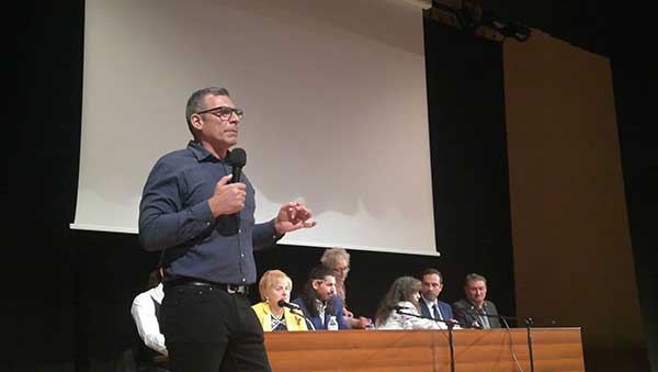 Ο Γιάννης Σερβετάς βρέθηκε στην κοζάνη για την παρουσίαση του βιβλίου «Το ημερολόγιο ενός πρίγκιπα» του Ερωτόκριτου Κυμιωνή