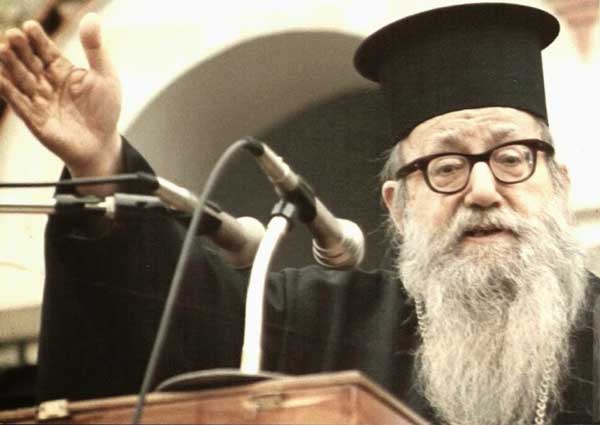 Αυγουστίνος Μύρου:«Μεγάλωσα, σπούδασα σε οικοτροφείο του Καντιώτη στους Σαράντα Μάρτυρες και μετά στην Αθήνα»