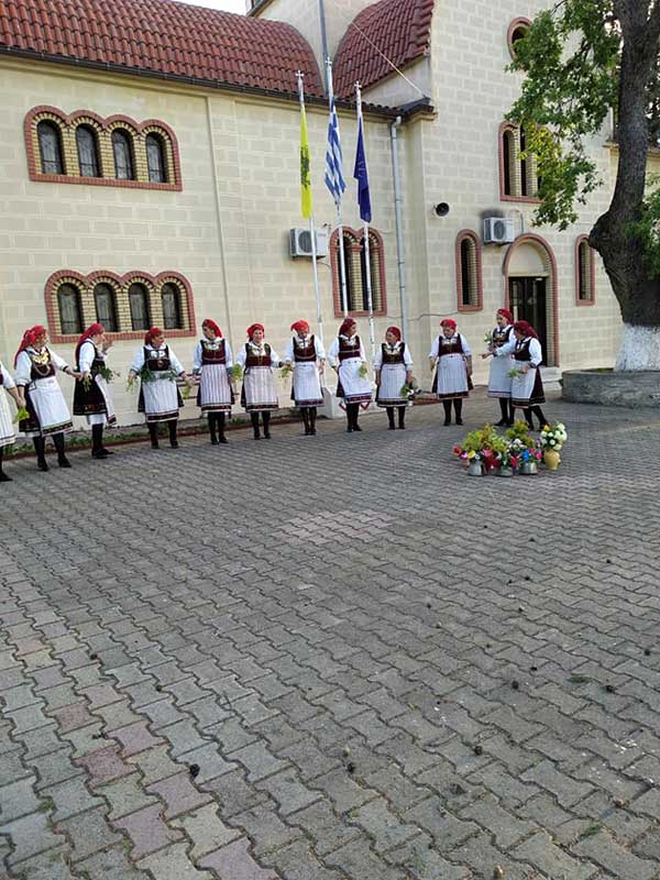 Το έθιμο του Μάη στην Αγία Παρασκευή