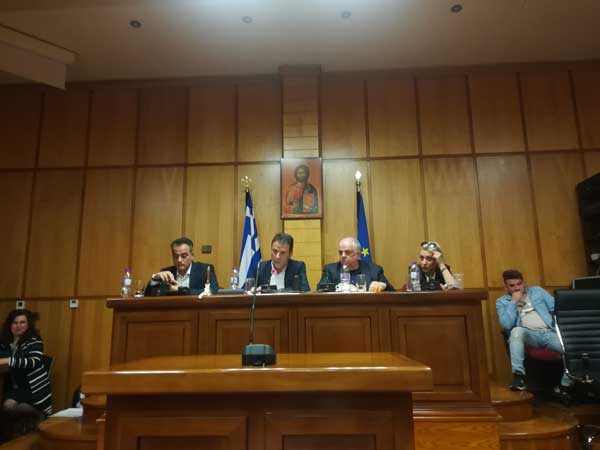 Διαφωνία στο Περιφερειακό Συμβούλιο για το ενδεχόμενο φιλοξενίας 50  περίπου προσφύγων σε ξενοδοχείο της Νεράιδας Σερβίων – Δεν υπάρχει λόγος αντίδρασης επισήμανε ο Περιφερειάρχης Θόδωρος Καρυπίδης 