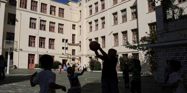 Πότε κλείνουν τα σχολεία λόγω εκλογών -Πότε ξεκινούν οι καλοκαιρινές διακοπές σε δημοτικά, γυμνάσια, λύκεια