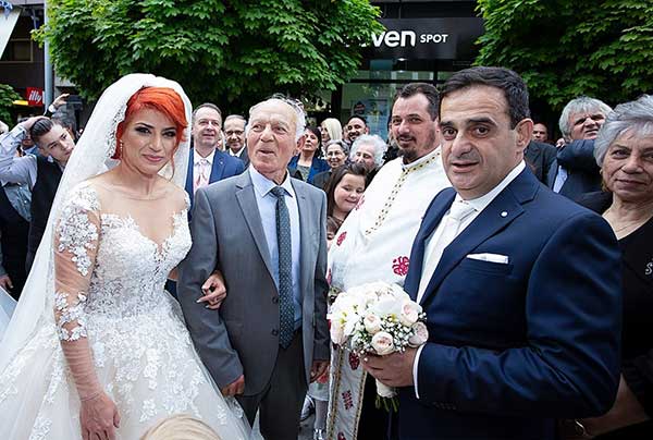 Νέες φωτογραφίες από το γάμο του Γιώργου Τοπαλίδη με την Χαρά Σιδηροπούλου