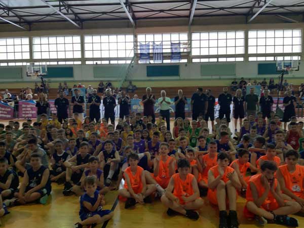 Μπασκετικό camp ΔΕΗ: Σ’ ένα κατάμεστο γήπεδο και με την παρουσία του Παναγιώτη Γιαννάκη η επίσημη έναρξη την Τρίτη 25 Ιουνίου