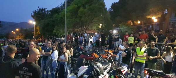 Το 10ο πάρτι του ΜΟΣ. Μηχανές, καμμένα λάστιχα, μουσική και πυροτεχνήματα. Βίντεο και φωτογραφίες..