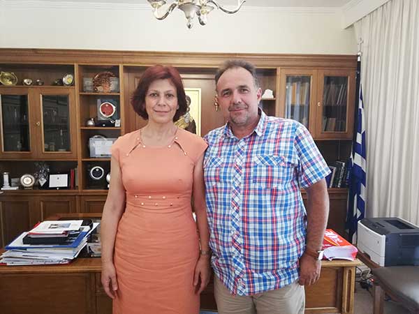 Συνάντηση της Παρασκευής Βρυζίδου με μέλη του διοικητικού συμβουλίου του ΕΒΕ