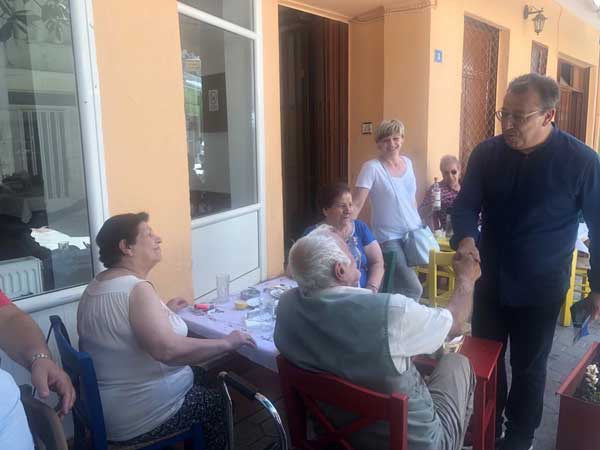 Επίσκεψη του Χρόνη Ακριτίδη στην αγορά της Πτολεμαΐδας την Τετάρτη 3 Ιουλίου