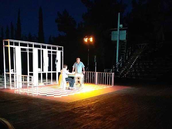 Επιστολή αναγνώστη : “Ήταν αυτή παράσταση αντάξια του ΔΗ.ΠΕ.ΘΕ. μας;”