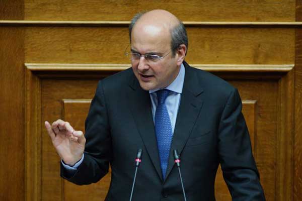 Το σχέδιο διάσωσης της ΔΕΗ παρουσίασε ο Χατζηδάκης