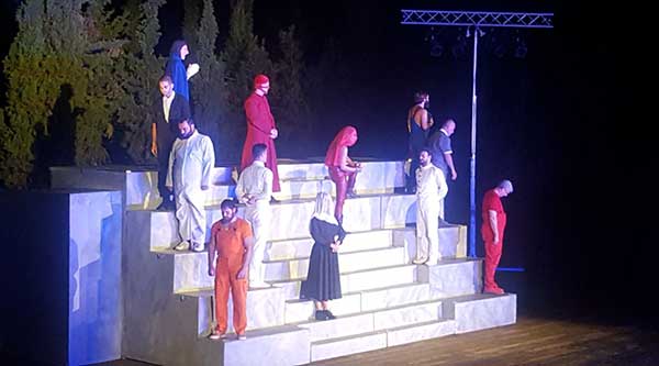 Κατακλύστηκε το υπαίθριο θέατρο Κοζάνης  για το “Όνειρο Καλοκαιρινής Νύχτας”