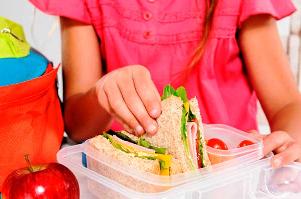 Το πρόγραμμα “Σχολικά γεύματα” εφαρμόζεται και σε σχολεία της Καστοριάς από τη νέα σχολική χρονιά