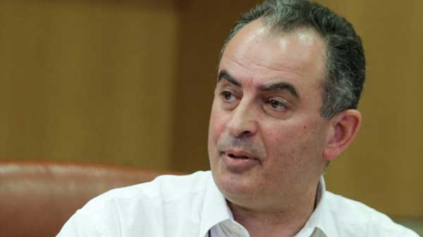 Γ. Αδαμίδης Πρόεδρος ΓΕΝΟΠ/ΔΕΗ συνέντευξη στον Alpha 98.9: Οι εργαζόμενοι στον Όμιλο ΔΕΗ έχουν μειωθεί από το 1994 μέχρι σήμερα. Χάθηκαν 20.000 θέσεις. Ήμασταν 34.730 και τώρα είμαστε στις 14.000
