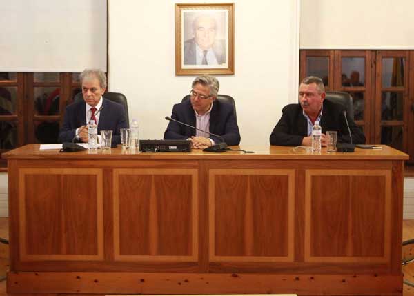 Συζήτηση στο Τσοτύλι για το πρόβλημα ξύλευσης παρουσία του κ. Μιχελάκη