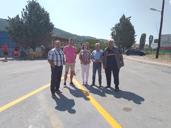 Η ΠΕ Γρεβενών εκτελεί εργασίες διαγράμμισης σε όλο το μήκος επί των αξόνων του επαρχιακού οδικού δικτύου