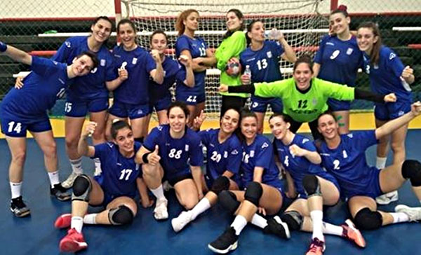 Η Εθνική ομάδα χειροσφαίρισης γυναικών κόντρα στην Ολλανδία στο κλειστό της Λευκοβρυσης