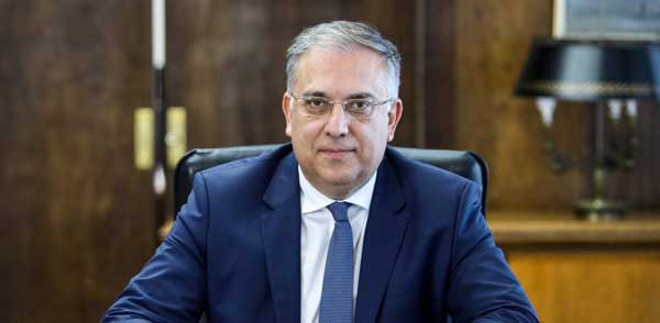 ΥΠΕΣ: Συμβούλια νέων στους Δήμους – Υποχρεωτικά το 50% των εκλεγμένων να είναι γυναίκες