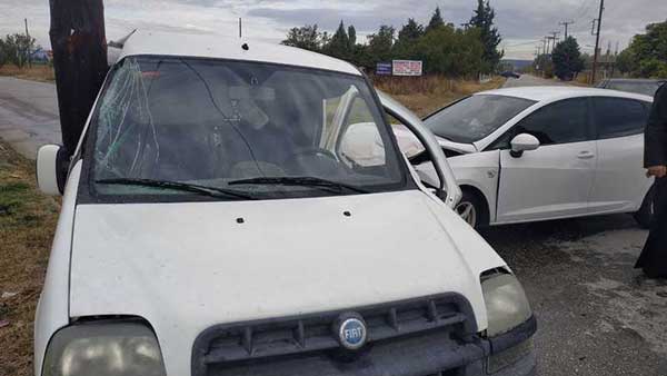 Πτολεμαΐδα: Σοβαρό τροχαίο στο δρόμο προς Μποδοσάκειο – Ένας νεαρός τραυματίας (φωτό)